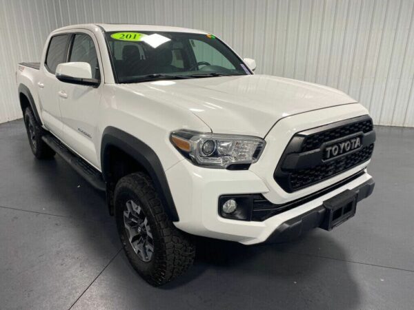 2017 Toyota Tacoma TRD Off Road V6 Double Cab 4WD - Image 7