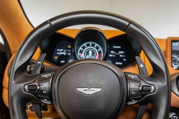 2020 Aston Martin Vantage RWD - Image 4