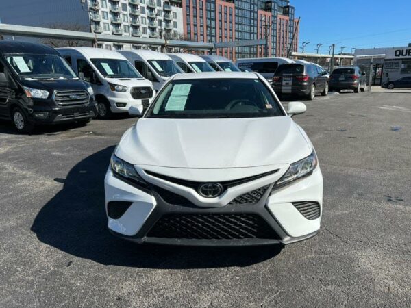 2020 Toyota Camry SE FWD - Image 24