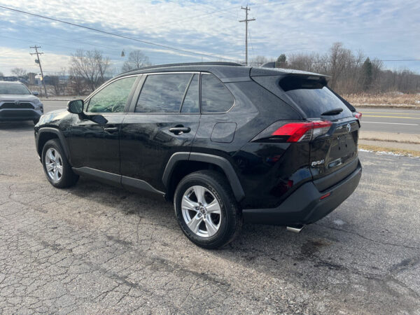 2020 Toyota RAV4 XLE AWD - Image 16