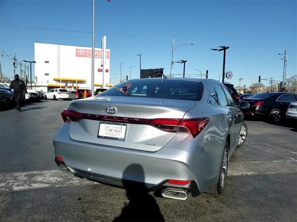 2021 Toyota Avalon XLE FWD - Image 8