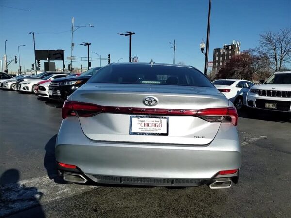 2021 Toyota Avalon XLE FWD - Image 16