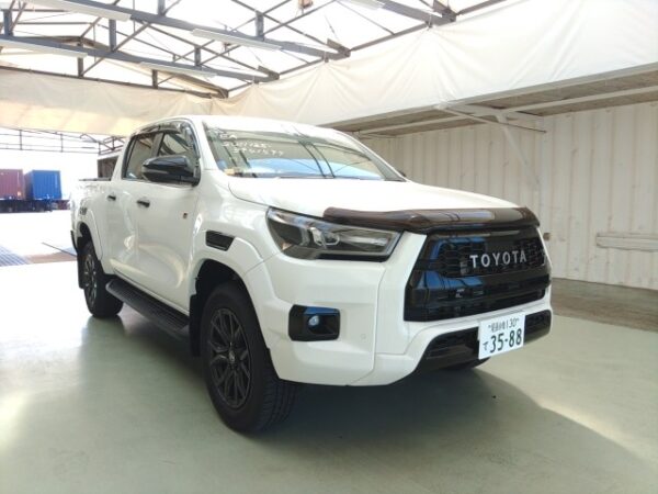 2022 TOYOTA HILUX - Image 2