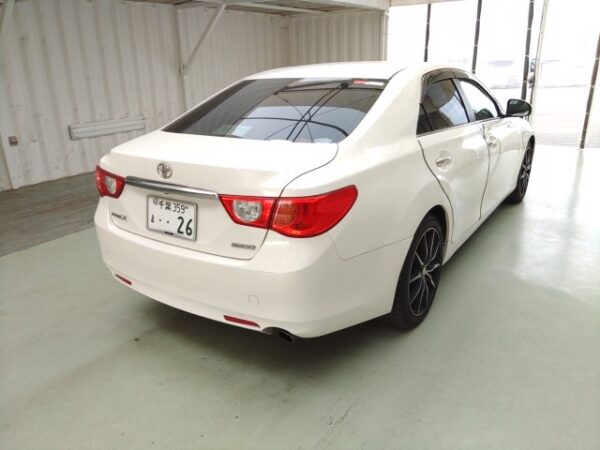 2010 TOYOTA MARK X - Image 4