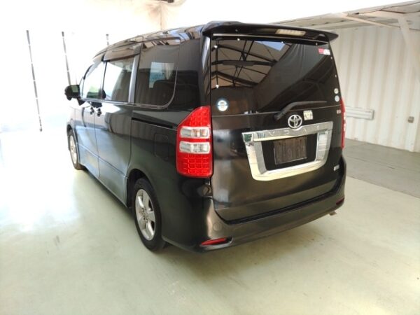 2010 TOYOTA NOAH - Image 7